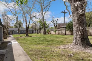 2675 Gessner Dr, Houston, TX 77080 - Photo 33