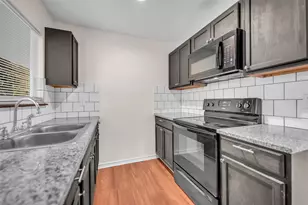 201 W Mink St, Willis, TX 77378 - Photo 15
