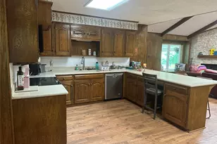 1188 E Oak St, La Grange, TX 78945 - Photo 7