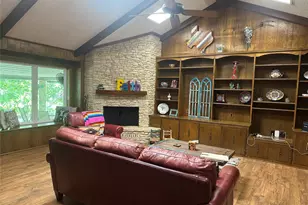 1188 E Oak St, La Grange, TX 78945 - Photo 5