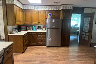 1188 E Oak St, La Grange, TX 78945 - Photo 13