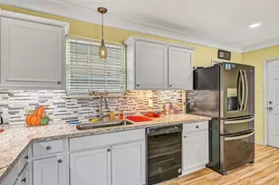 6605 Fairway Dr, Galveston, TX 77551 - Photo 11