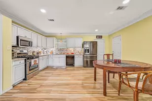 6605 Fairway Dr, Galveston, TX 77551 - Photo 9