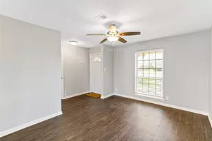 127 Talisman St, Lake Jackson, TX 77566 - Photo 3