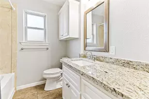 127 Talisman St, Lake Jackson, TX 77566 - Photo 17