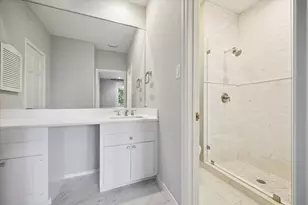 10 S Briar Hollow Ln, Houston, TX 77027 - Photo 25