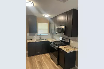 100 N 18th Avenue N, Texas City, TX 77590 - Photo 13