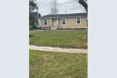 100 N 18th Avenue N, Texas City, TX 77590 - Photo 1