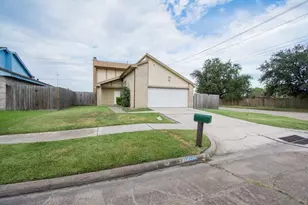 10551 Kirkgreen Dr, Houston, TX 77089 - Photo 9