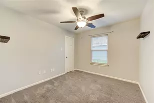 503 W Linney St, Dayton, TX 77535 - Photo 31