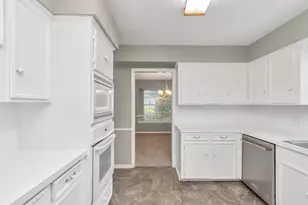 12526 Hazelwood Ln, Houston, TX 77077 - Photo 9