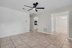 9405 Vicksburg Ave, Texas City, TX 77591 - Photo 7