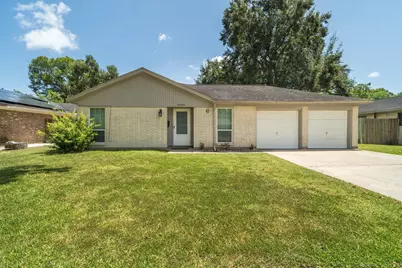 9405 Vicksburg Avenue, Texas City, TX 77591 - Photo 1