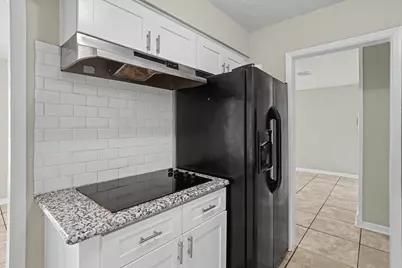 9405 Vicksburg Avenue, Texas City, TX 77591 - Photo 11