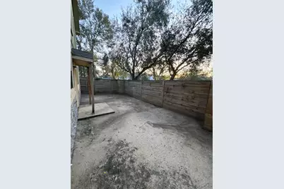 2078 Laverne Street #5, Houston, TX 77080 - Photo 17