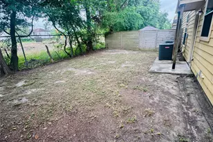 2078 Laverne St, Houston, TX 77080 - Photo 17