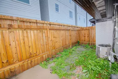 1647 Northwood Street #1647, Houston, TX 77009 - Photo 11
