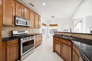 4910 Sterling Crossing, Pearland, TX 77584 - Photo 9