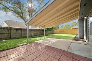 4910 Sterling Crossing, Pearland, TX 77584 - Photo 23