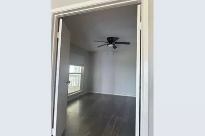 500 Tiki Drive Drive #210, Tiki Island, TX 77554 - Photo 5