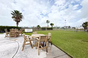 500 Tiki Dr Dr, Tiki Island, TX 77554 - Photo 23