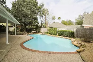 4007 Alice Dr, Sugar Land, TX 77478 - Photo 3