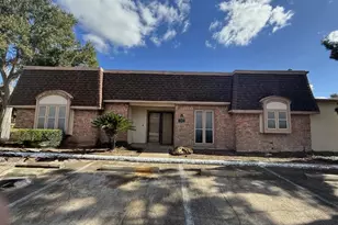 2920 Cambridge, Missouri City, TX 77459 - Photo 1