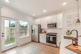 9529 Beckley St, Houston, TX 77088 - Photo 13