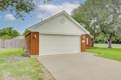 1140 Thomas Drive, Angleton, TX 77515 - Photo 3