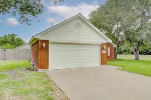 1140 Thomas Dr, Angleton, TX 77515 - Photo 3