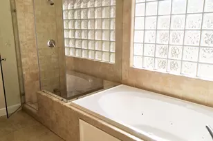 3618 Main Plaza Dr, Houston, TX 77025 - Photo 15