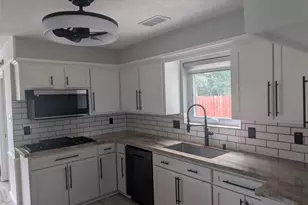 4034 Shady Springs, Seabrook, TX 77586 - Photo 7