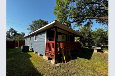 7819 Avenue F, Houston, TX 77012 - Photo 9