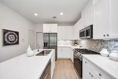 1045 Glen Avenue, Houston, TX 77088 - Photo 9