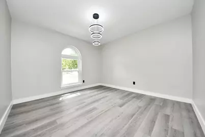 7822 Maple Tree Drive, Houston, TX 77088 - Photo 21
