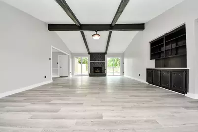 7822 Maple Tree Drive, Houston, TX 77088 - Photo 9
