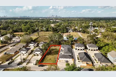 5013 Mallow Street, Houston, TX 77033 - Photo 1