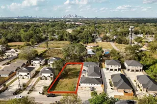 5013 Mallow St, Houston, TX 77033 - Photo 1