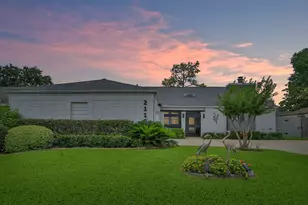 2110 Woodland Park Dr, Houston, TX 77077 - Photo 7