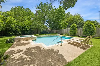 4712 Glenmont Street, Bellaire, TX 77401 - Photo 3