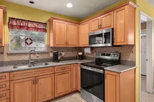 15826 Cavendish Dr, Houston, TX 77059 - Photo 11