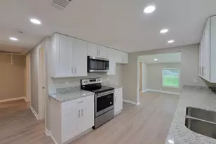 1107 Roosevelt St, La Marque, TX 77568 - Photo 9