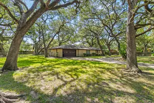 113 Krupka St, Columbus, TX 78934 - Photo 3