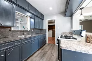 539 Melbourne St, Houston, TX 77022 - Photo 9