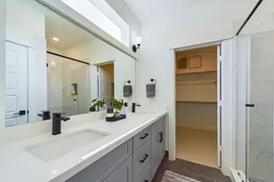 8317 Springwood Cyn Ln, Houston, TX 77055 - Photo 25