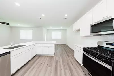 13432 Yellow Perch Drive, Conroe, TX 77384 - Photo 7