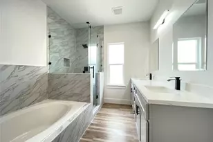 7819 Angus St, Houston, TX 77028 - Photo 9