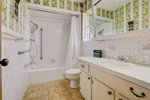 105 Ridgemont Dr, Alvin, TX 77511 - Photo 17