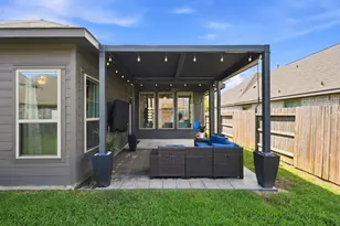 30970 Laurel Creek Ln, Conroe, TX 77385 - Photo 5