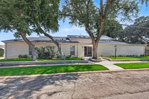5218 Palmetto St, Bellaire, TX 77401 - Photo 1